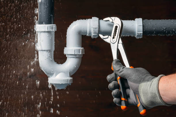 Professional Emergency Plumber technician working in Keeling, VA